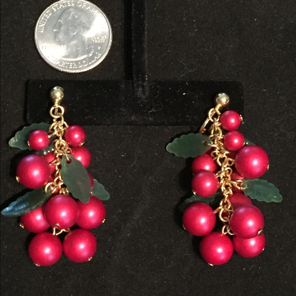 Vintage - Avon Happy Holly Days Earrings